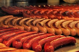 bratwurst 2209052 640